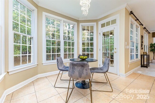 Building Photo - 3439 12 Oaks Pl