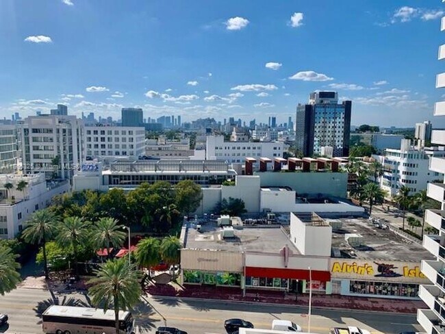 Building Photo - 100 Lincoln Rd