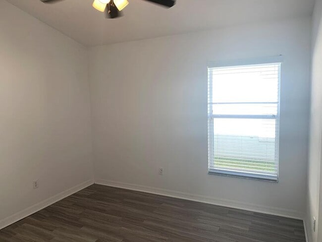 Building Photo - 9018 Sandwood Way