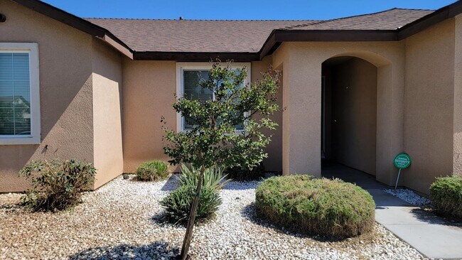 Building Photo - 1348 Hartley Dr