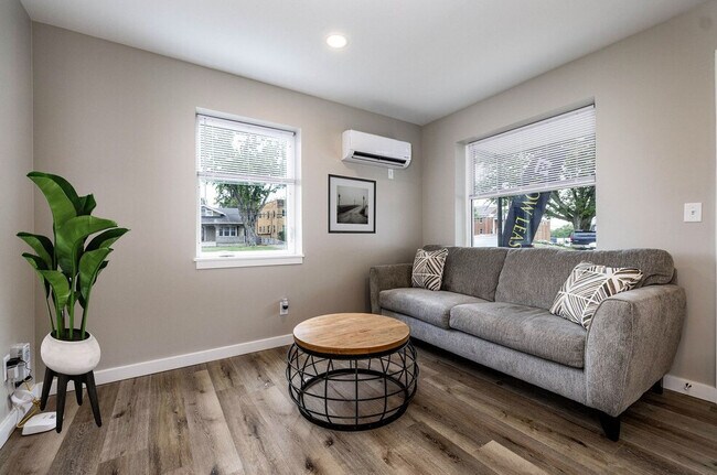 Building Photo - Ravine Apartments