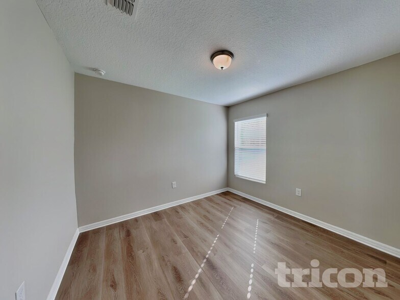 Building Photo - 1130 Alloway Ave