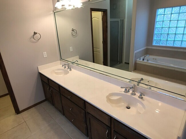 Building Photo - 3Bed/2.5Bath Edinburg TX Home For Rent ( Oakland Village )