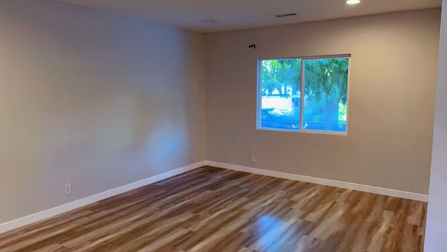 Building Photo - 5779 Enfield Ave