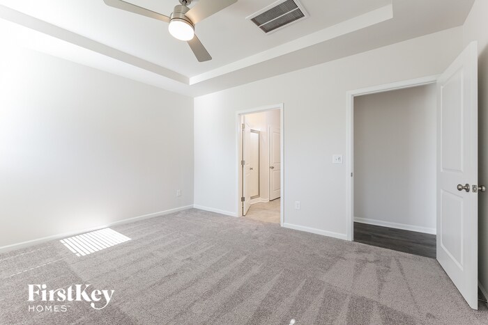 Building Photo - 403 Stonefence Dr