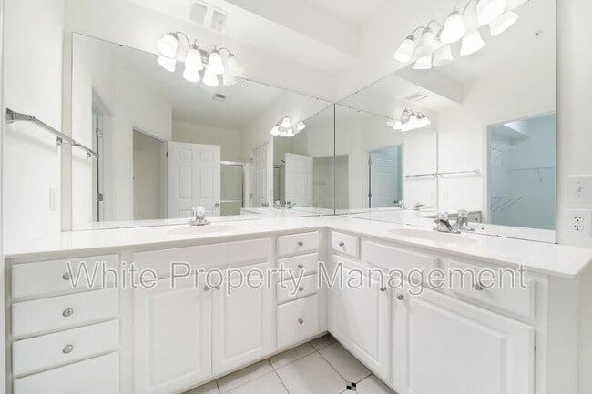 Building Photo - 15011 Santa Lucia Dr