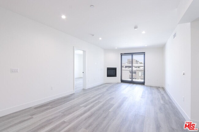 Building Photo - 11800 Courtleigh Dr