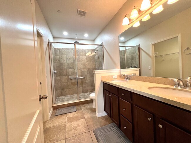 Building Photo - 1043 Taramundi Dr
