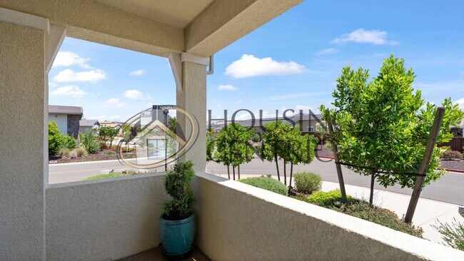 Building Photo - Gorgeous 1-Story Solar Home in Highly Pres...