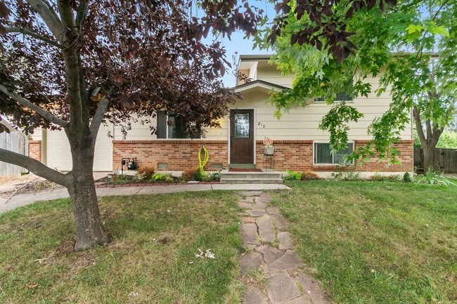 Building Photo - Charming 3 Bedroom, 2 Bathroom Home in Windsor!