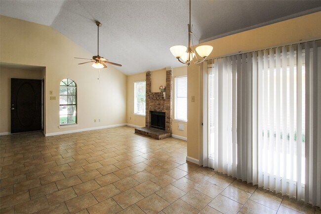 Building Photo - 11614 Gullwood Dr