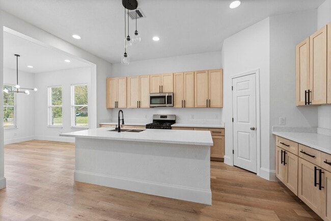 Building Photo - 3531 White Oak Point Dr