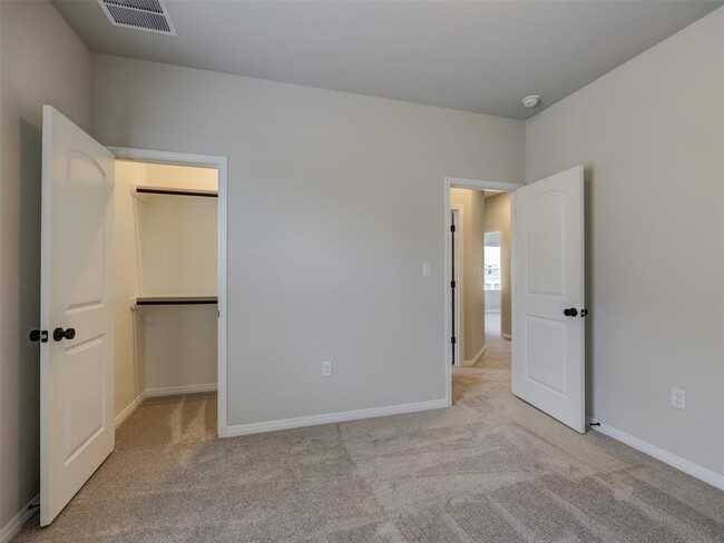 Building Photo - 129 Prairie Falls Drive
