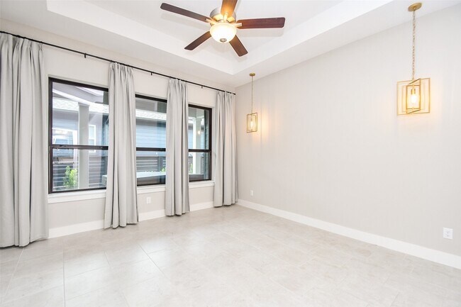 Building Photo - 15247 Parkland Canyon Dr