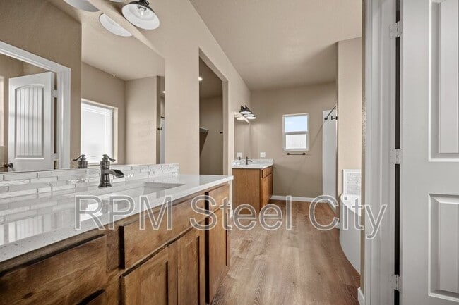 Building Photo - 1710 N Wild Bill Hickock Dr