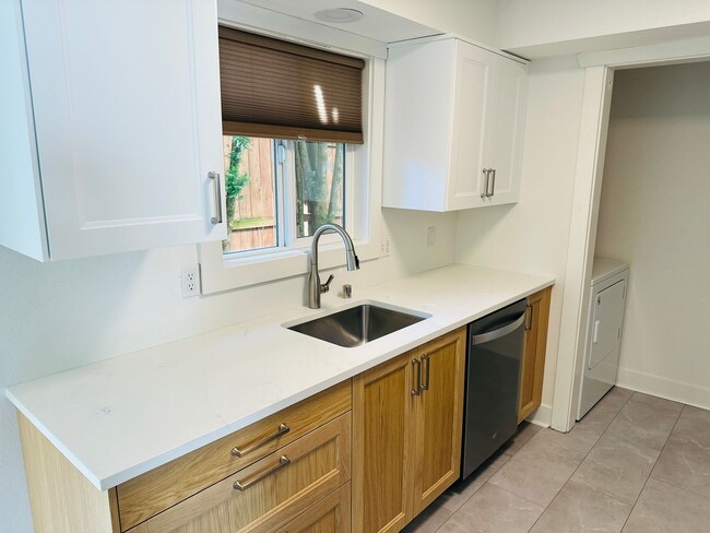 Building Photo - Charming Remodeled Camas Duplex