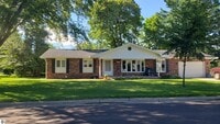 Building Photo - 213 Fairlane Dr