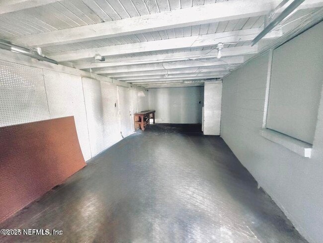 Building Photo - 6422 Solandra Dr