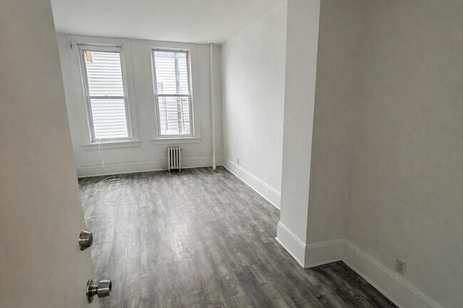 Building Photo - 2500 Adam Pl