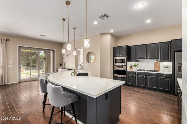 Building Photo - 12725 W Dale Ln