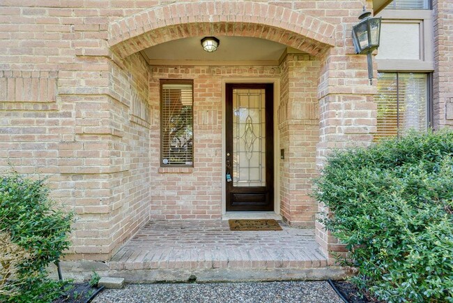 Building Photo - 11743 Riverview Dr