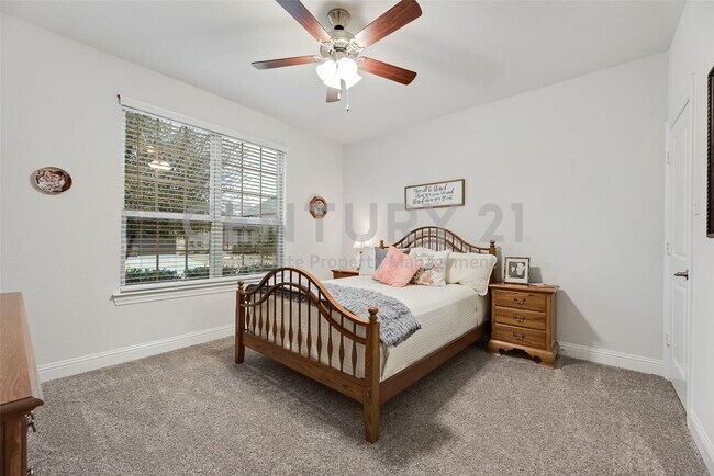 Building Photo - Move-In Ready 4/2/2 in Little Elm For Rent!