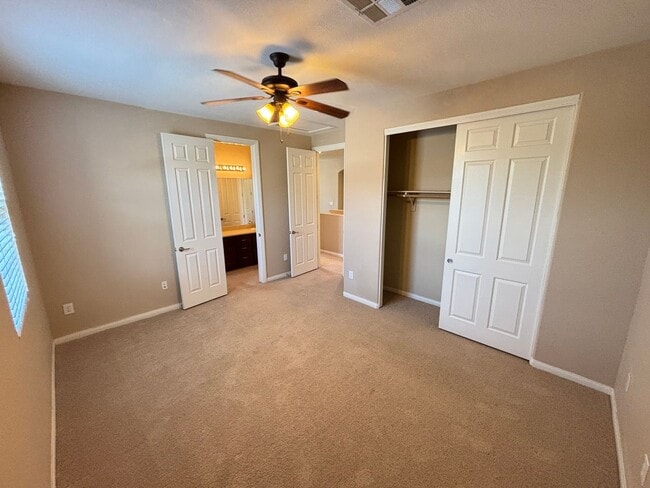 Building Photo - Elegant 3Bed/3Bath Home with Loft in the P...