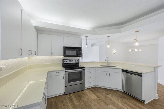 Building Photo - 6812 Satinleaf Rd S