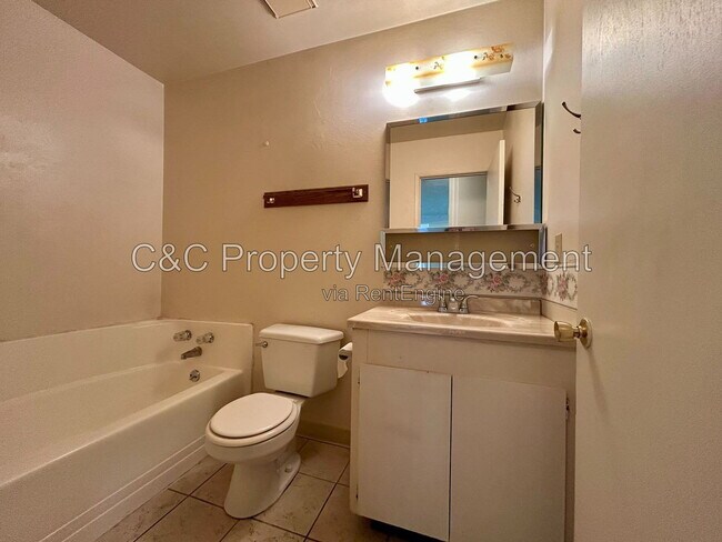 Building Photo - 258 Yellowstone Dr