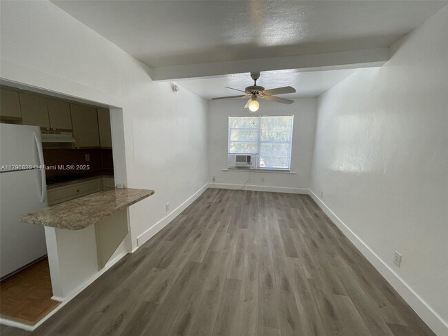 Building Photo - 3409 S Le Jeune Rd