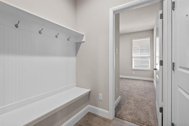 Building Photo - 825 Blackhorse Trl