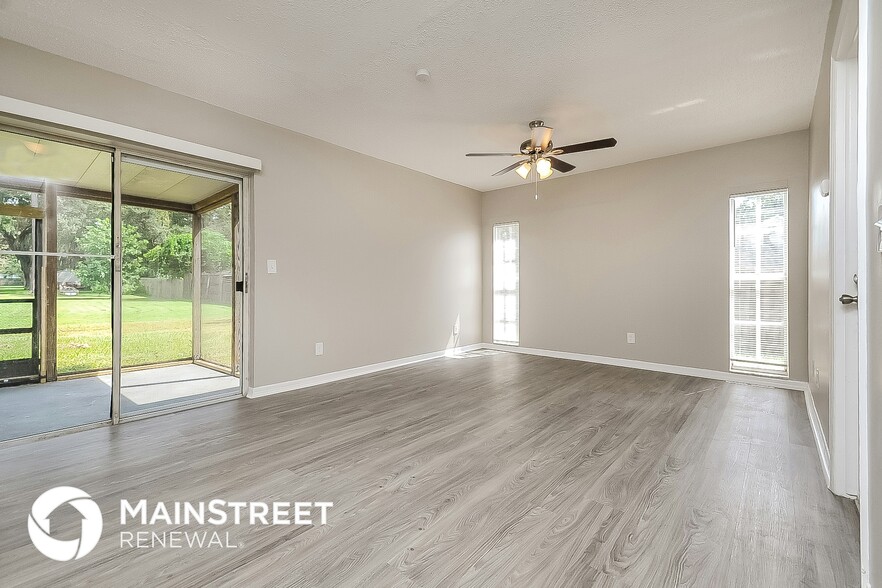 Building Photo - 1690 Palm Leaf Dr