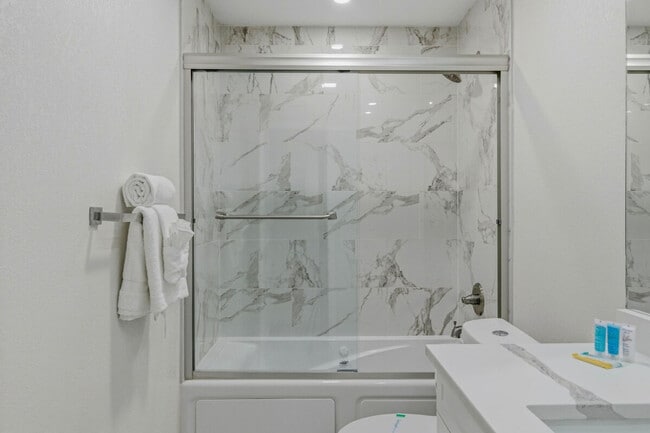 Building Photo - 3909 W Cleveland St