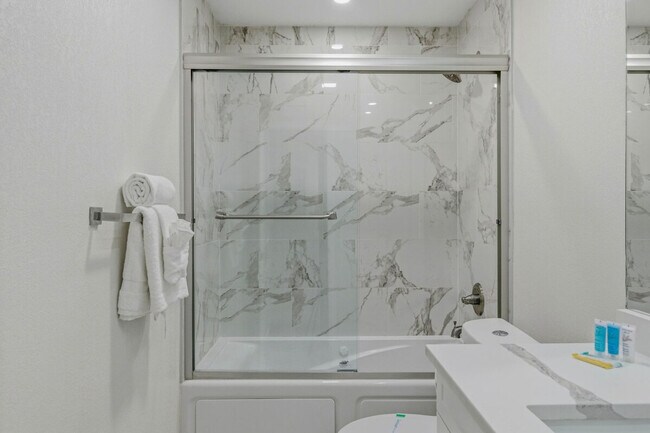 Building Photo - 3911 W Cleveland St