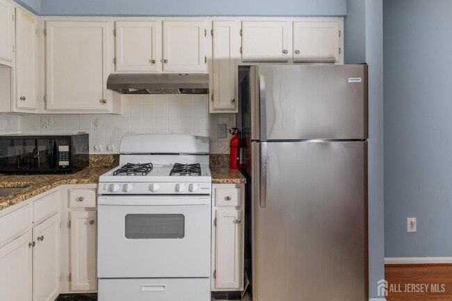 Building Photo - 734 Waterford Dr