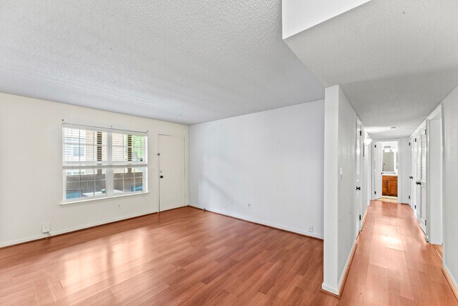 Building Photo - 505 Patton Chapel Way