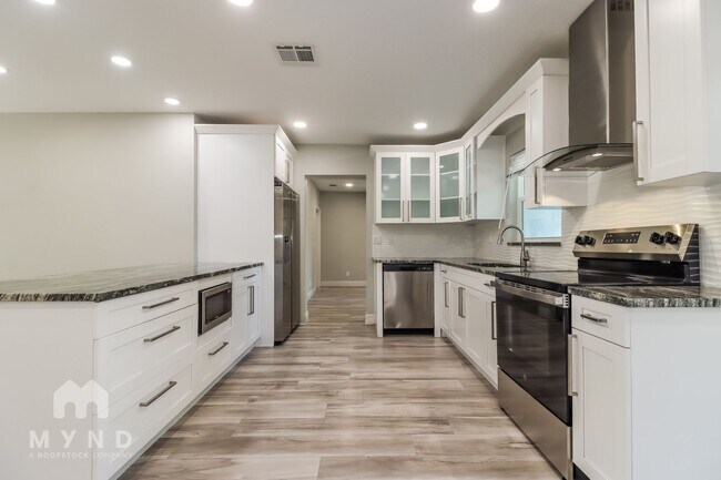 Building Photo - 1560 Palmetto St