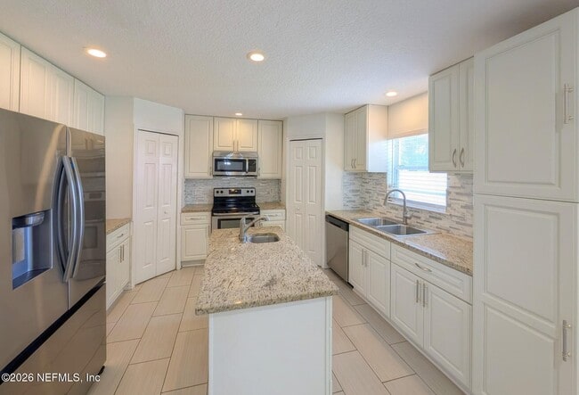 Building Photo - 5430 Shady Pine St S