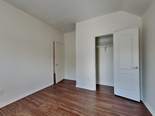 Building Photo - 30622 N Sulphur Creek Dr