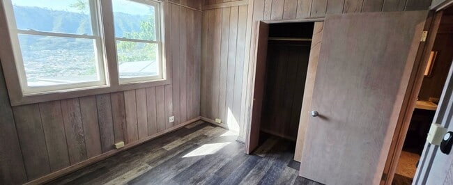 Building Photo - Large 3-Bedroom & 2-Bath Home
