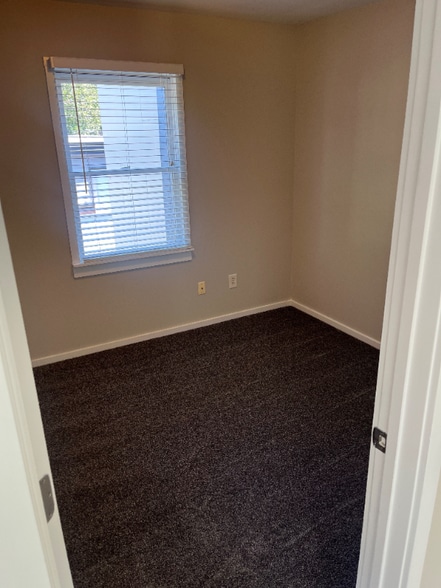 Building Photo - 940 Gale Ln