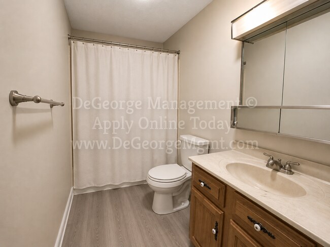 Building Photo - 2 Bedroom 1 Bath Ranch Apartment Home with washer dryer hookups for rent in Newark, NY