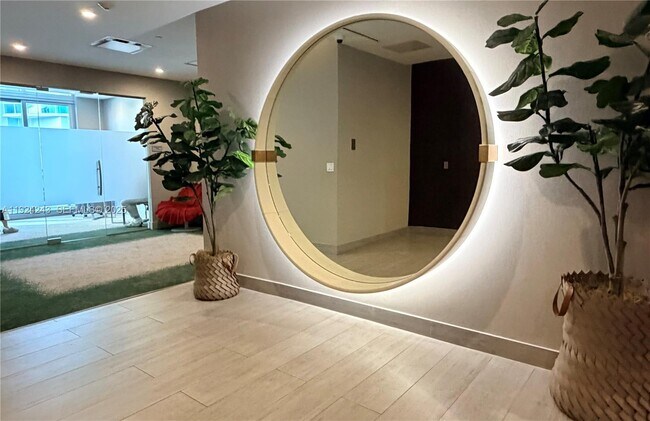 Building Photo - 488 NE 18th St