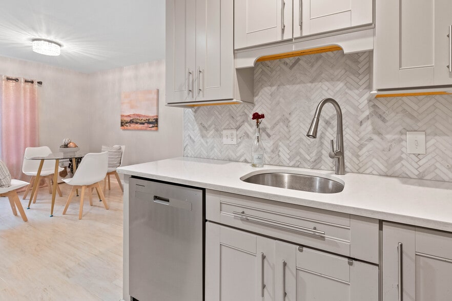 Building Photo - 1800 Campau Farms Cir