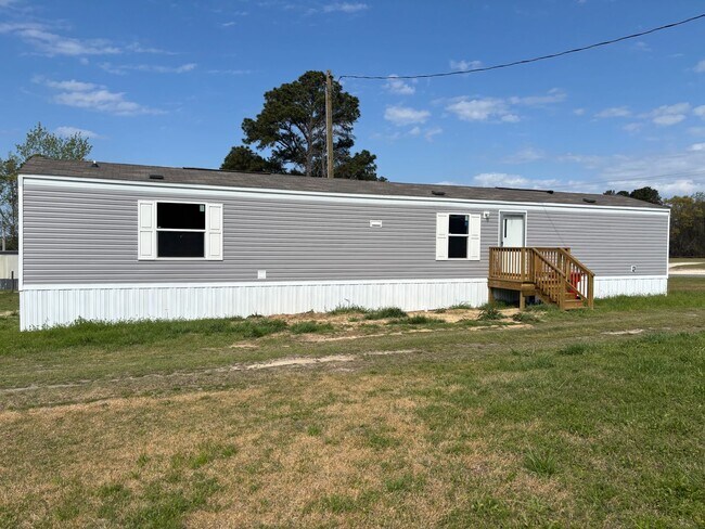 Building Photo - BRAND NEW 3 BED, 2 BATH MOBILE HOME IN PARK LOCATED IN EAGLE SPRINGS