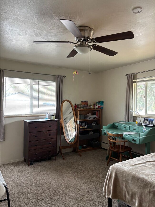 Building Photo - $500 OFF 1ST MONTH! $1,695/MO (GAS, WATER, SEWER & TRASH INCLUDED)  Look & Lease Special: Apply w...