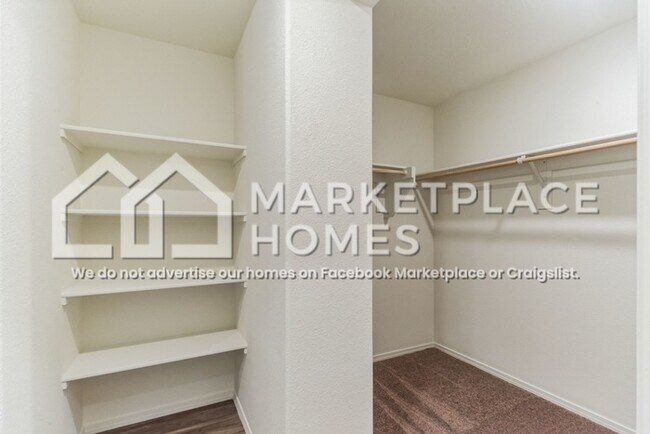 Building Photo - 975 Barkwell Dr SW