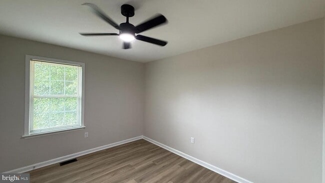 Building Photo - 10100 Bellevue Ct