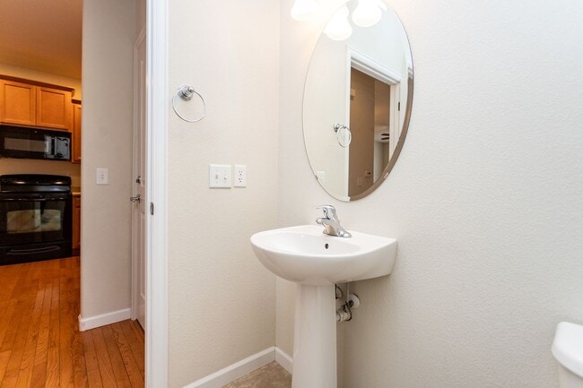 Building Photo - Comfortable Monument Townhome with 2-Car Garage & Easy I-25 Access!!