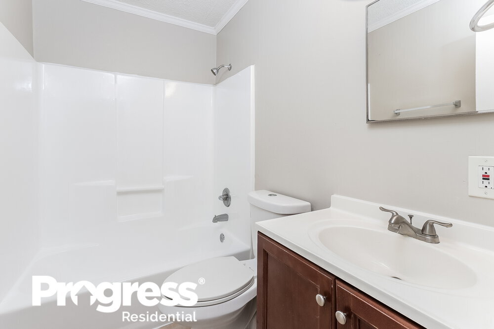 Building Photo - 1496 W 31st St